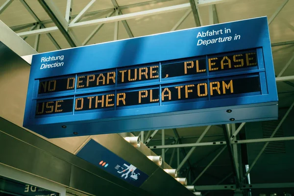 Frankfurt Airport Unique Sign Western Script Provides Travelers Guidance Departure — Stock Photo, Image