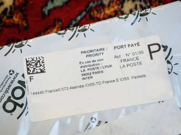 Paris France Déc 2022 Une Personne Tient Une Enveloppe Poste — Photo