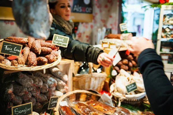 Colmar 2014 Frau Verkauft Lebensmittel Der Jährliche Weihnachtsmarkt Der Stadt — Stockfoto