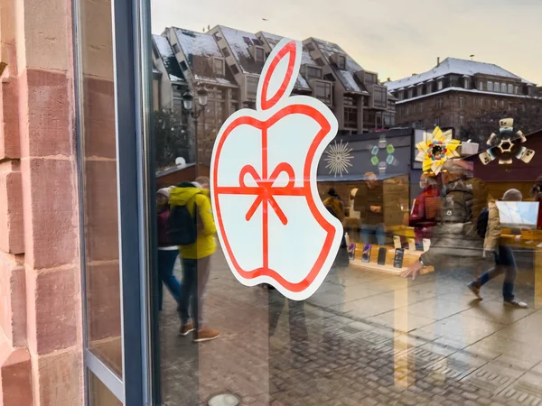 Paris França Dezembro 2022 Entrada Movimentada Apple Store Decorada Para — Fotografia de Stock