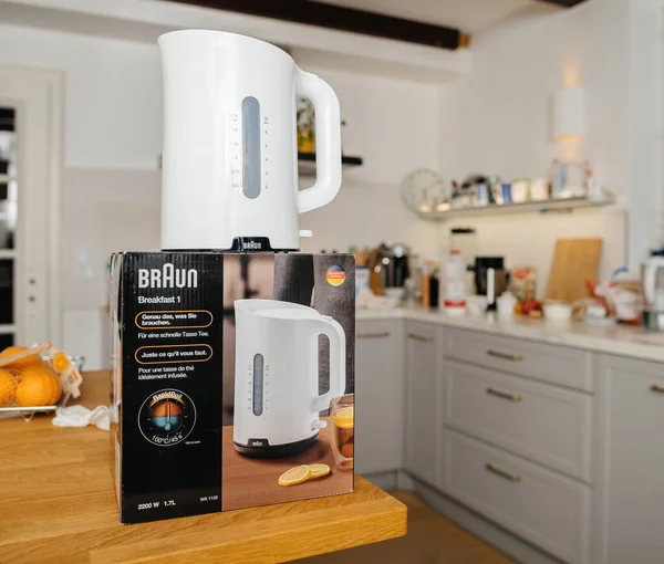 Paris France Jan 2023 Sleek Braun Coffee Maker Kettle Enhance — Stock Photo, Image