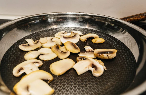 Savory Mushrooms Sizzle Fry Pan Atop Stove Filling Kitchen Delightful — Stock Photo, Image