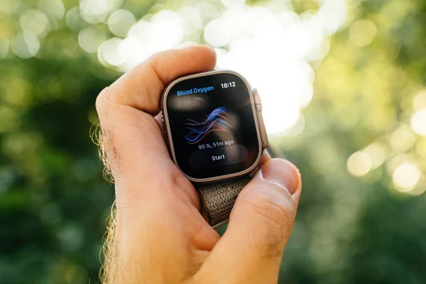 Londra Birleşik Krallık Eylül 2022 Apple Watch Ultra Ile Tıbbi — Stok fotoğraf