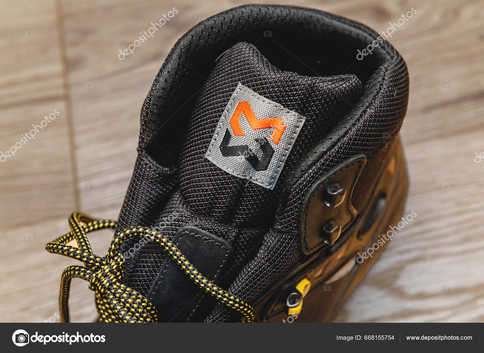 Hamburg Germany Feb 2022 Close Wurth Modyf Logotype New Shoes – Stock  Editorial Photo © ifeelstock #668155754