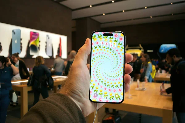 Paris France Sep 2022 Launch Day Apple Store Males Hand — Stock Photo, Image