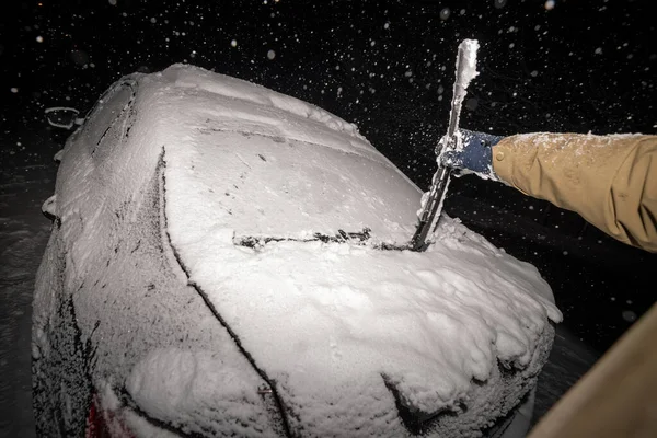 Amidst Snowstorm Mans Hand Strives Remove Ice Snow Windshield Wipers — Stock Photo, Image
