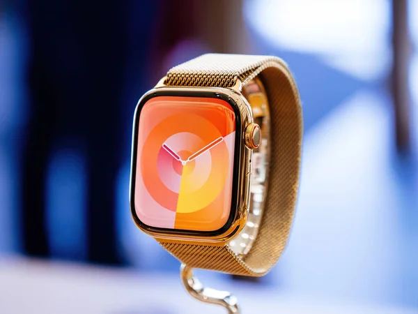 Parigi Francia Sep 2023 Oggetto Eroe Display Dispone Apple Watches — Foto Stock