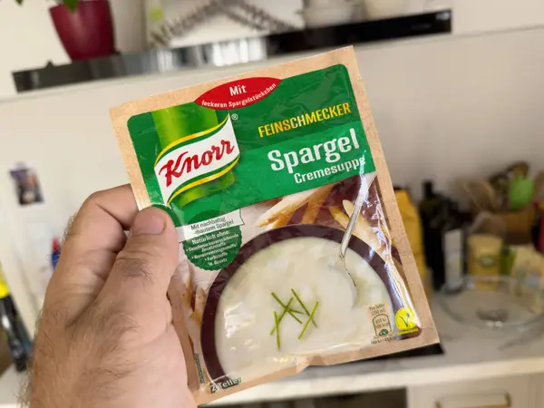 London Sep 2023 Male Hand Holds Package Knorr Spargel Dry — Stock Photo, Image