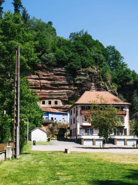 Graufthal Francia Emerge Una Casa Troglodita Unica Sua Facciata Pietra — Foto Stock