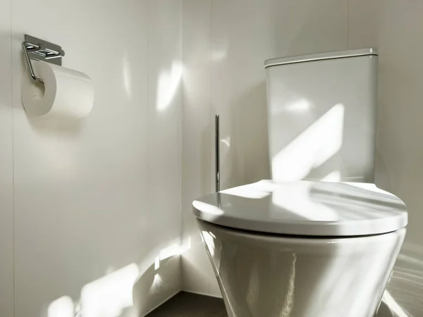 Titular Papel Higiênico Cromado Polido Banheiro Novo Limpo Com Tampa — Fotografia de Stock