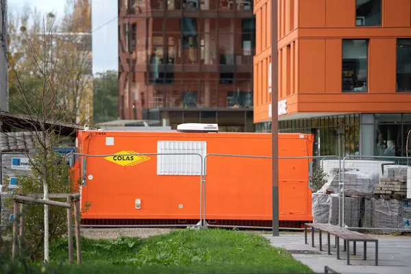 Estrasburgo Francia Noviembre 2023 Contenedor Naranja Con Insignia Corporación Constructora —  Fotos de Stock