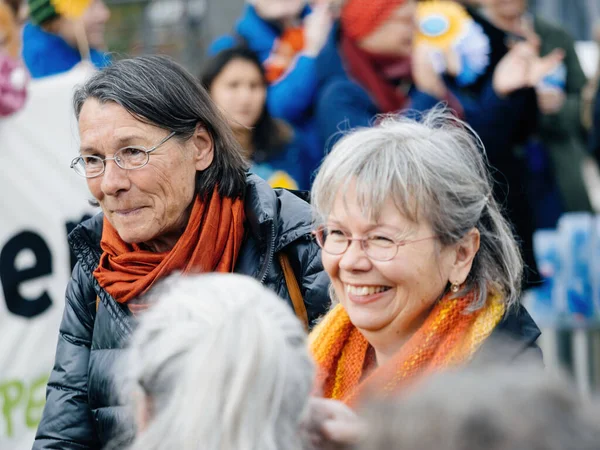 Страсбург Франція Березня 2023 Року Усміхнена Група Швейцарських Старших Жінок — стокове фото