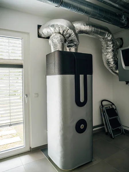 Residential Heating Ventilation System Large Water Tank Ductwork Utility Room — Stock Photo, Image
