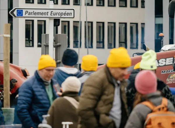 Strasbourg France Feb 2024 Crowd Protesters Tractors Block Entrance European — Stock Photo, Image