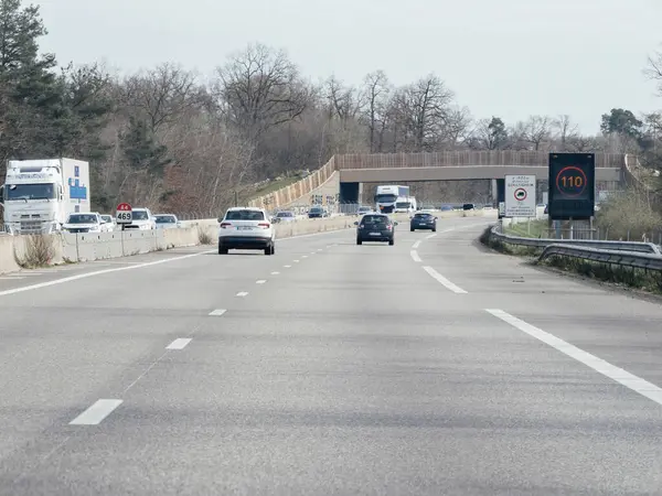 Strasbourg France Mar 2024 Digital Highway Speed Limit Sign Displaying — Stock Photo, Image