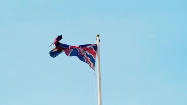 Real Union Jack Flagga Storbritannien Flaggstången Fladdrar Vinden Storbritannien Flagga — Stockvideo