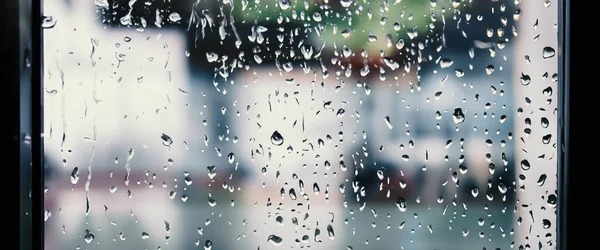 Dešťové Kapky Okenní Sklo Kavárny Rozmazané Město Života Pozadí Období — Stock fotografie