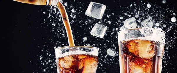 Nalít Colu Led Cola Soda Led Syčící Nebo Vznášející Povrchu — Stock fotografie