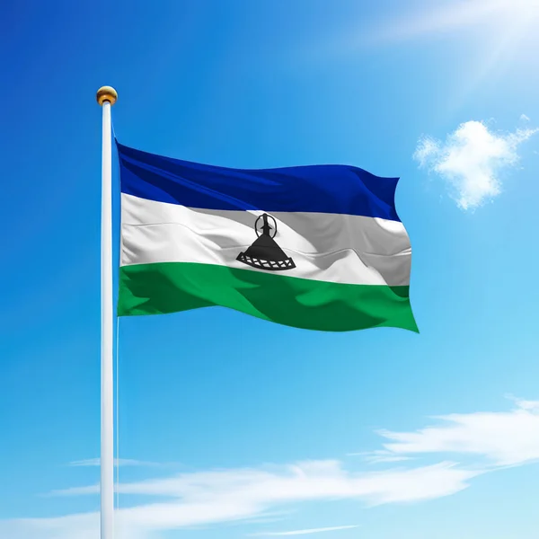 Lesotho Zászlaját Lobogtatva Zászlórúdon Égi Háttérrel Függetlenségi Nap Sablonja — Stock Fotó