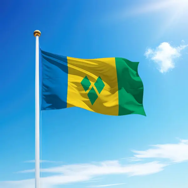 Szent Vincent Zászlaját Lobogtatva Zászlórúdon Égi Háttérrel Függetlenségi Nap Sablonja — Stock Fotó