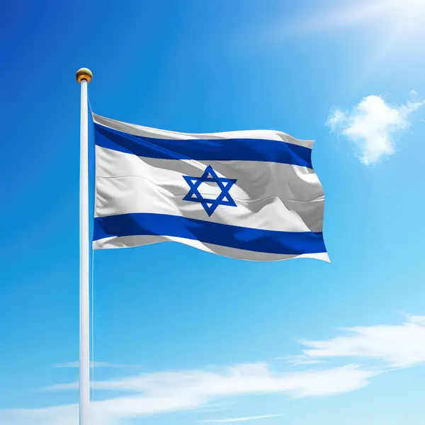 Размахивание Флагом Израиля Флагштоке Фоне Неба Шаблон День Независимости — стоковое фото