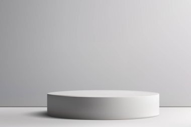 Boş podyumu olan boş gri stüdyo odası. Nesne Sunumu Şablonu.