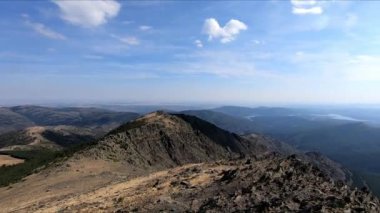 Madrid 'in Pea Cabra tepesinden Puebla de la Sierra (Sierra del Rincon), İspanya' nın başkenti