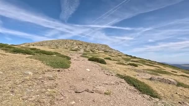 Putování Stezce Vrcholu Penalara Nejvyšší Hoře Madridu Španělsku Pohled Pohledu — Stock video