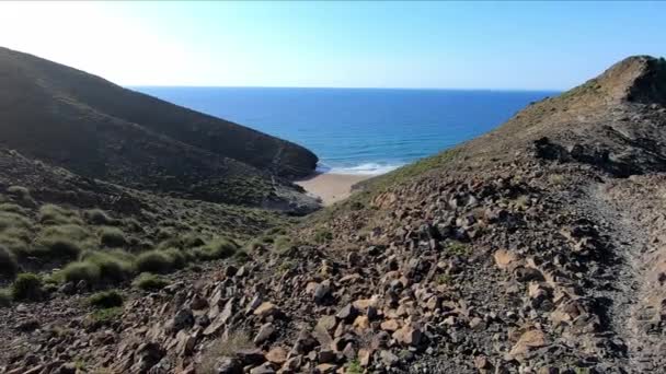 Vista Aérea Montanha Praia Cala Príncipe Litoral Cabo Gata Nijar — Vídeo de Stock