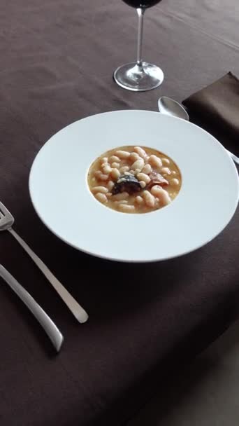 Dish Table Ready Eat Served White Bean Stew Called Fabada — Stock Video