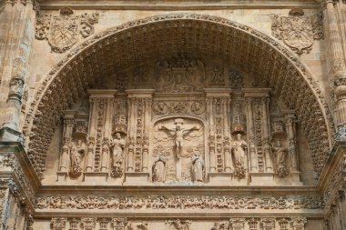 16. yüzyıldan kalma Salina ya da Fonseca Sarayı 'nın avlusu, İspanya' nın Castilla y Leon kentindeki Salamanca şehrinde. Bilet gişesi ya da girişi olmayan halka açık ve ücretsiz erişim