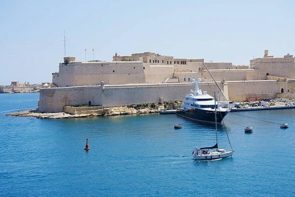 Yachts Luxe Fort Angelo Dans Ville Européenne Birgu Malte Ciel — Photo