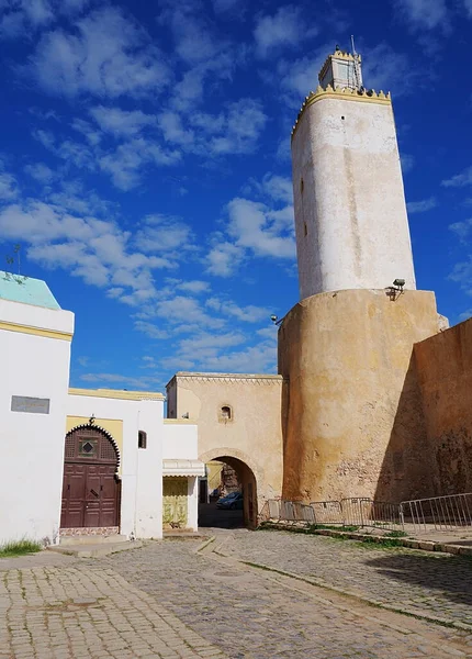 位于摩洛哥非洲城市Mazagan的前葡萄牙灯塔的清真寺 2023年1月温暖 阳光明媚的冬日的晴朗蓝天 图库图片