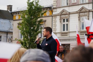 BIELSKO-BIALA, POLAND - 7 Ekim 2023: Polonya parlamento seçimlerinde Varşova Belediye Başkanı Rafal Trzaskowski.