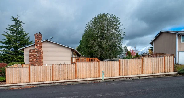 Cerca Madeira Uma Casa Bairro Estado Gresham Oregon — Fotografia de Stock