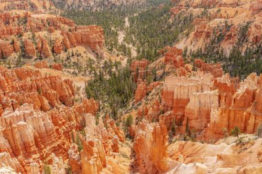 Brice Canyon Ulusal Parkı ve çevresindeki Utah Eyaleti.