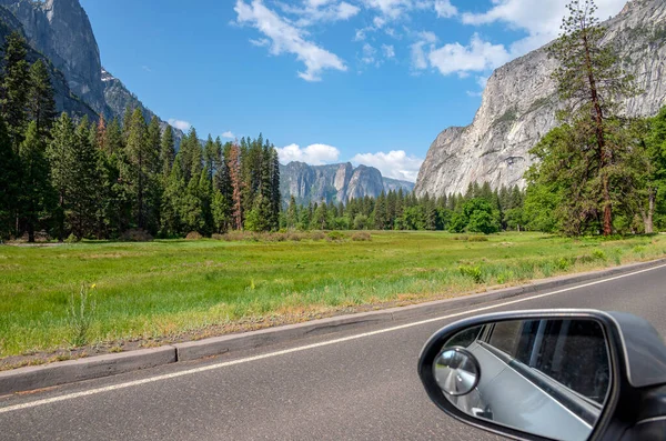 Kör Genom Yosemite Nationalpark Kalifornien — Stockfoto