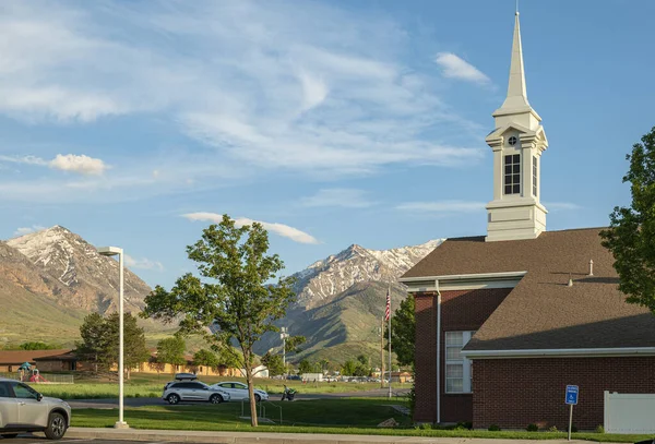 Iglesia Los Santos Los Últimos Días Montañas Circundantes Santaquin Utah — Foto de Stock