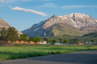 Santaquin Utah kasabası ve çevre çevresi. 