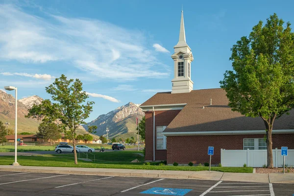 Igreja Dos Santos Dos Últimos Dias Montanhas Circundantes Santaquin Utah — Fotografia de Stock