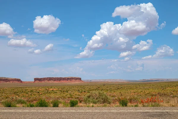 Арізонський Краєвид Велике Небо Відкриті Долини Пісковими Скелями — стокове фото