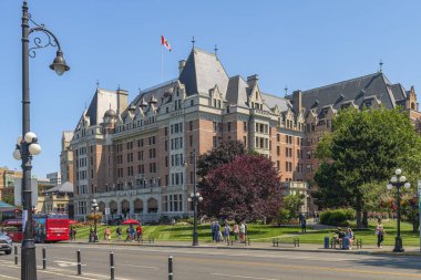 Victoria BC Kanada şehir merkezi binaları turizm ve ulaşım sahneleri.