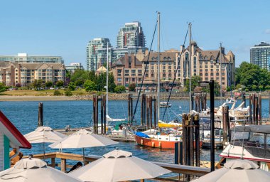 Victoria BC Kanada taşımacılığı ve limandaki insanlar.