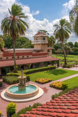 İspanyol mimari doğa bahçesi ve Florida 'da bir tatil köyü..