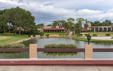 İspanyol mimari doğa bahçesi ve Florida 'da bir tatil köyü..