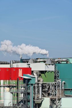 Çek Cumhuriyeti 'nin Brno kentindeki atık yakma tesisinin teknolojik ekipmanına sahip binalar