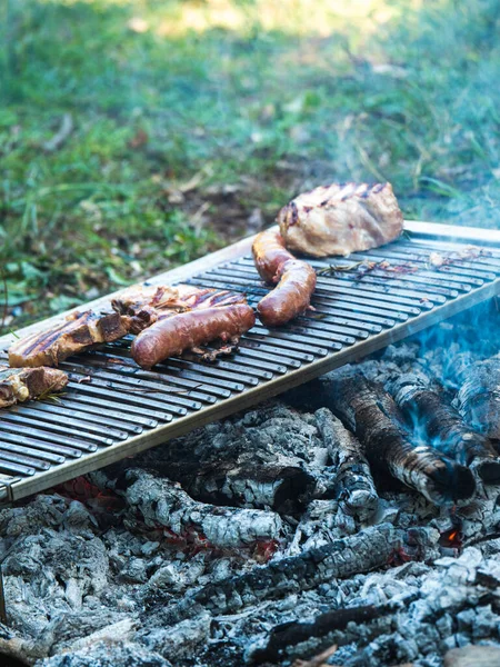 Schweinefleisch Freien Mit Holzkohle Grillen — Stockfoto