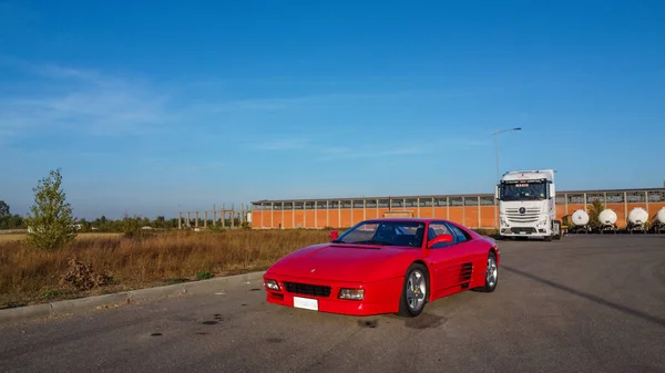 348 Ből Átalakított Ferrari 348 Gtb Egy Kétüléses Berlinetta Volt — Stock Fotó