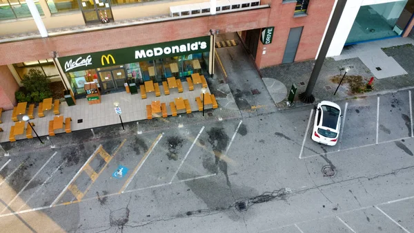 Burger King Restoranının Hava Manzaralı Uzun Yol Tabelaları — Stok fotoğraf