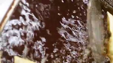 Piacenza İtalya 'da restoran mutfağında gnocco fritto hazırlıyorum.